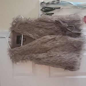 Daytrip faux fur vest Size medium